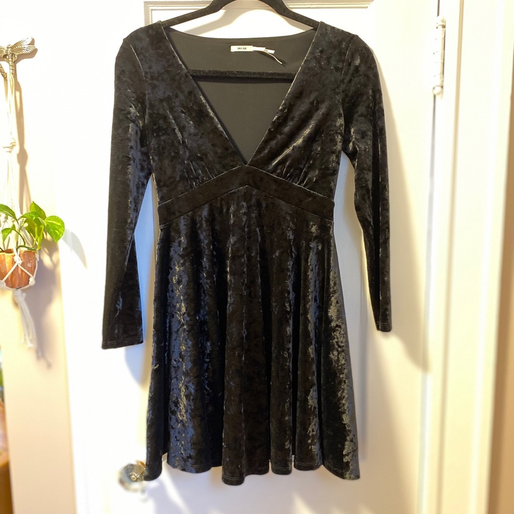 Kimchi Blue- Black Velvet Dress
